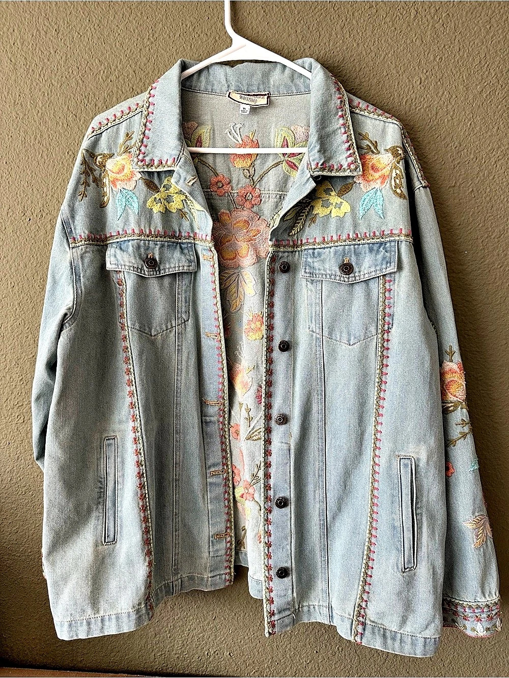 Johnny Was workshop light denim blue embroidered jacket size XL. Western Boho